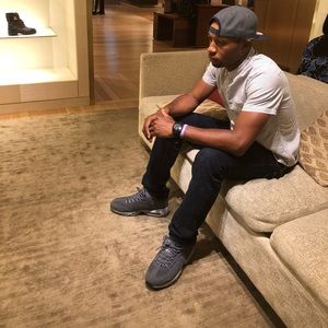 Meet your Posher, Raymond